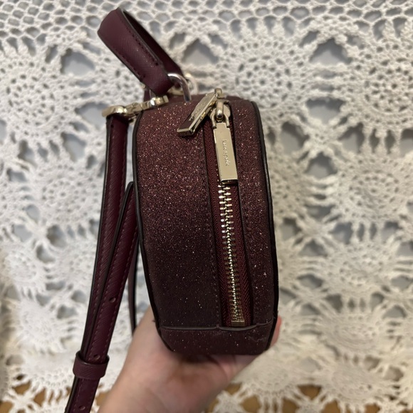 ♠️Kate Spade Sparkling Maroon Heart Crossbody Bag - Picture 6 of 8